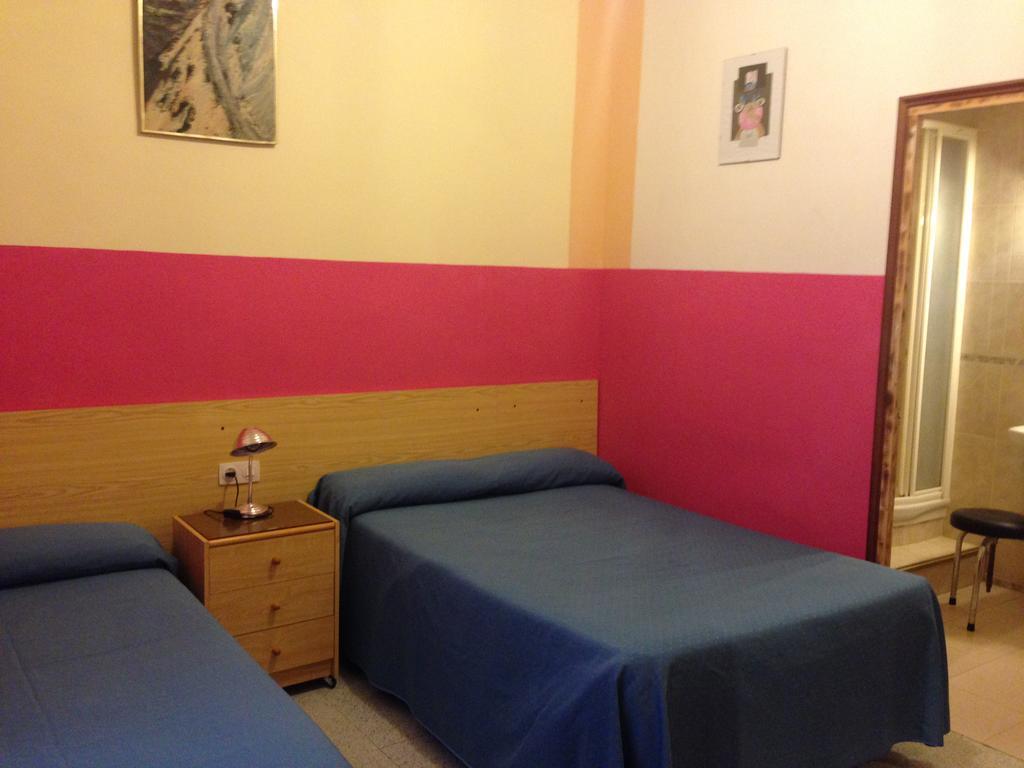 Pension Bertolin Barcelona Buitenkant foto