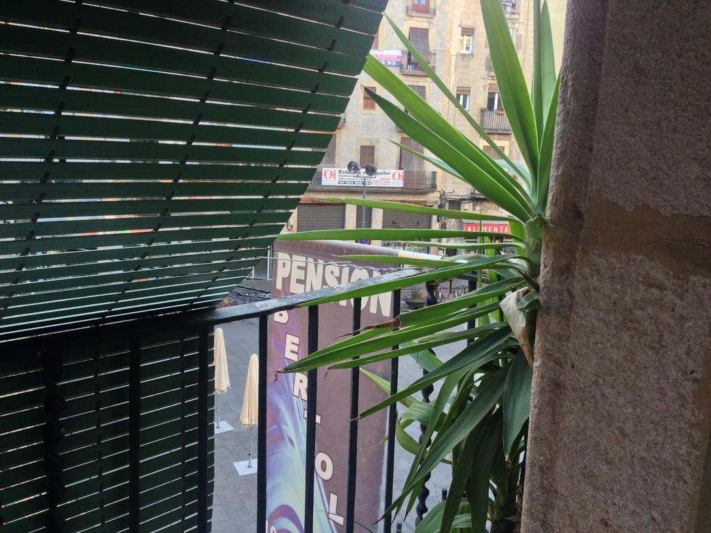 Pension Bertolin Barcelona Buitenkant foto