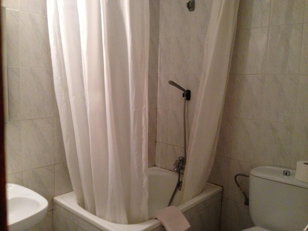 Pension Bertolin Barcelona Buitenkant foto