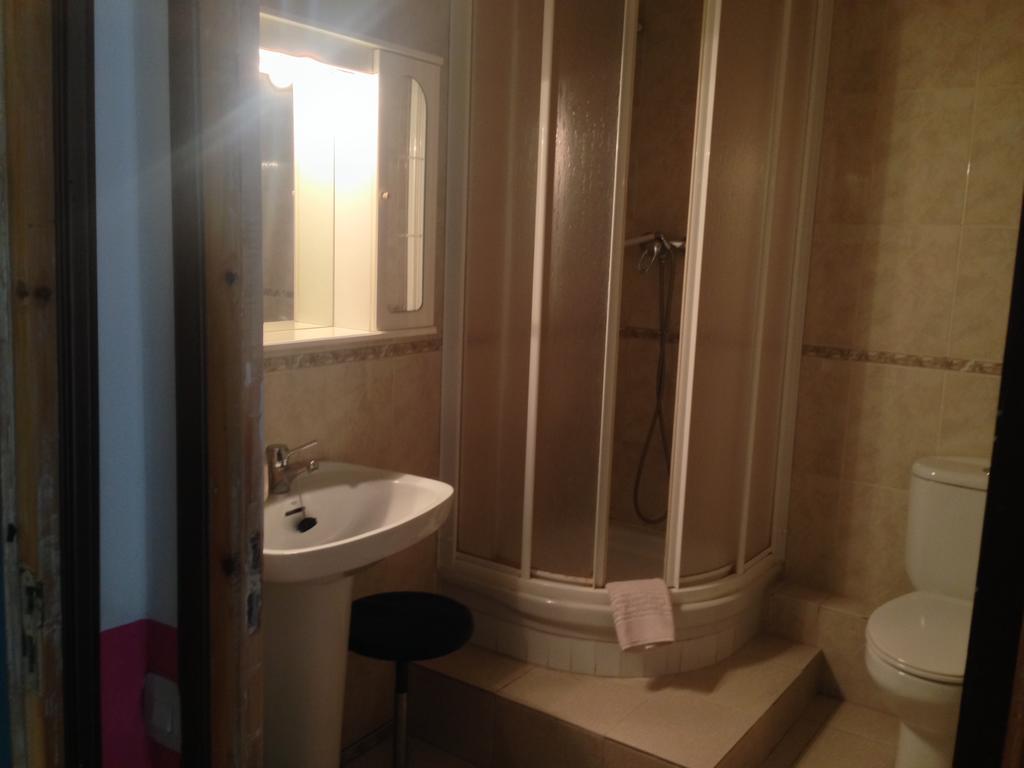 Pension Bertolin Barcelona Buitenkant foto