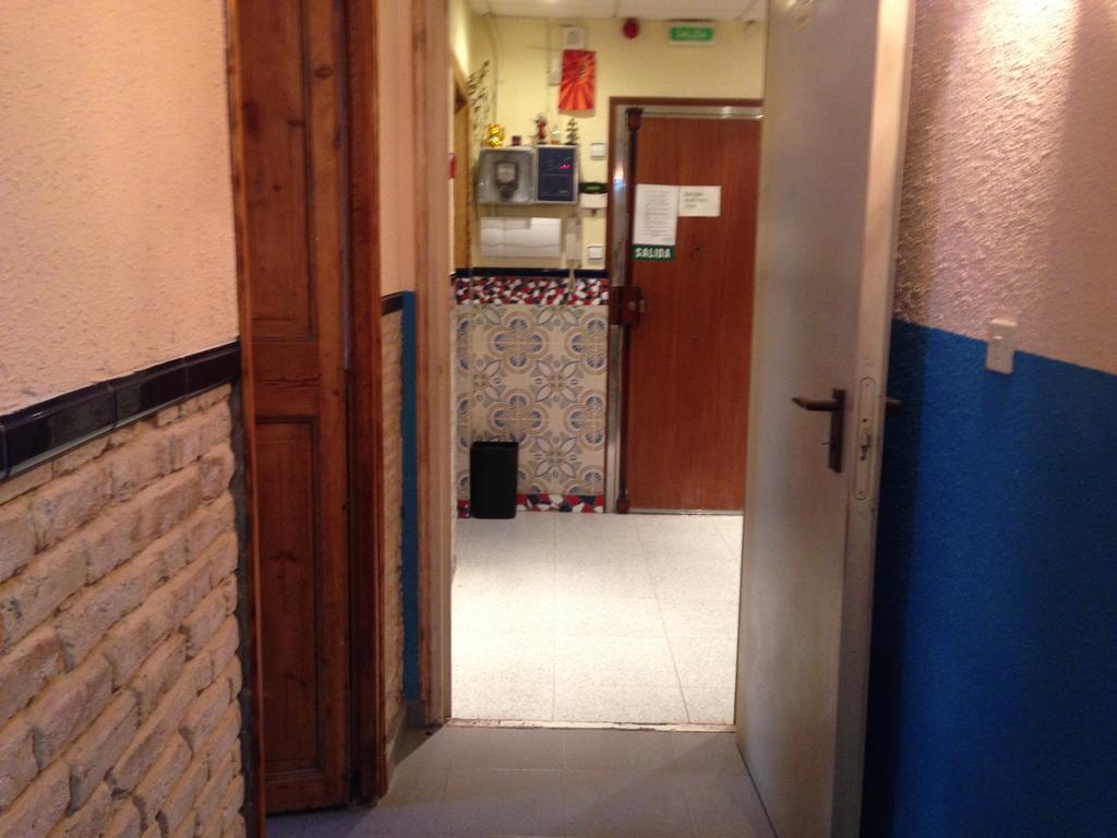 Pension Bertolin Barcelona Buitenkant foto