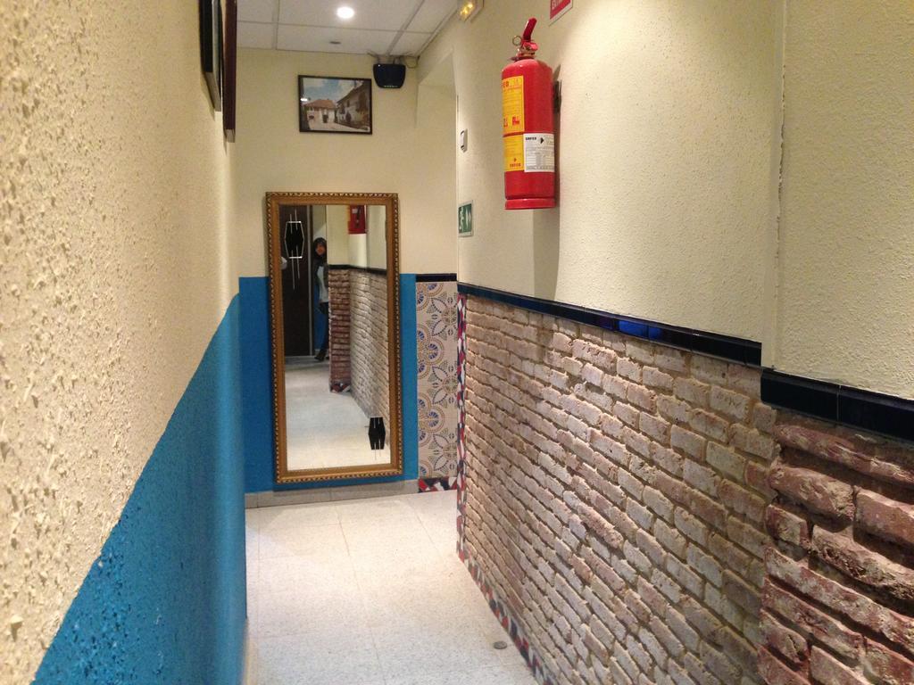 Pension Bertolin Barcelona Buitenkant foto