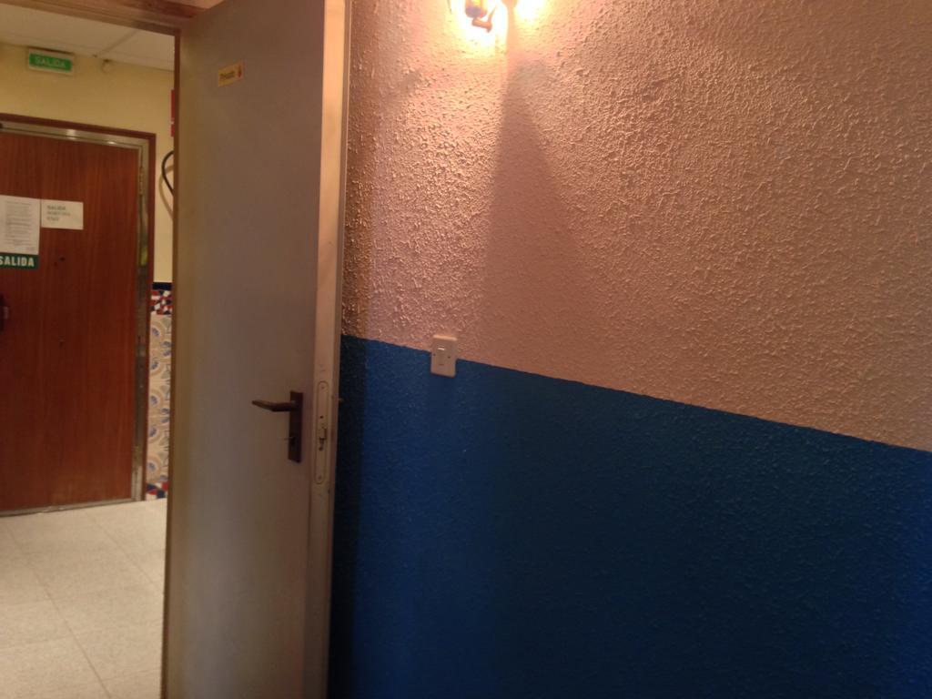 Pension Bertolin Barcelona Buitenkant foto